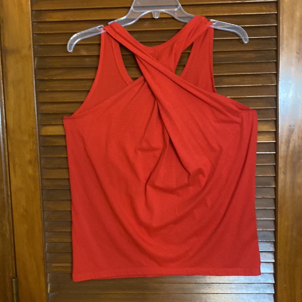 Fabletics Cross back Tank - Picture 3 of 3